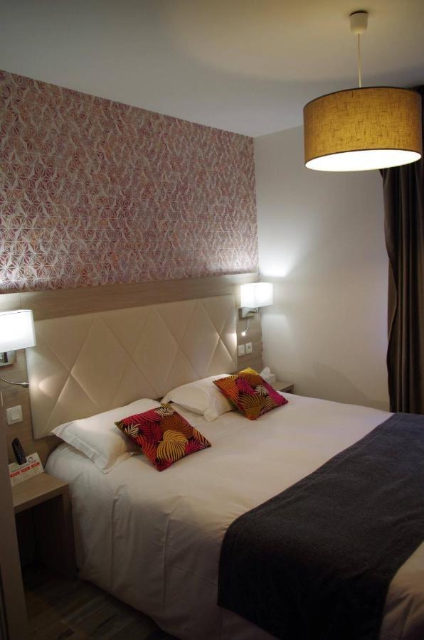 Logis Hotel Les Platanes Reyssouze Экстерьер фото